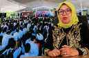 Ketua IKA Unram Sekaligus Ketua DPRD NTB Hj Baiq Isvie Rupaeda Menyampaikan Pesan Kepada Mahasiswa Dalam Kegiatan PKKMB FHISIP Universitas Mataram.