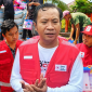 Wakil Ketua Bidang Informasi dan Komunikasi (Infokom) PMI NTB Fahrul Mustofa Bersama Sejumlah Anggota Saat Menyalurkan Bantuan Masyarakat Untuk Korban Gempa di Wilayah Flores, Nusa Tenggara Timur (NTT).