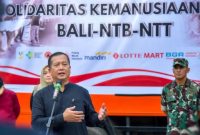 Gubernur NTB Lalu Muhamad Iqbal Didampingi Wakil Gubernur NTB Hj. Indah Dhamayanti Putri atau Akrab Disapa Umi Dinda, Sekda, dan Forkopimda NTB Melepas Tim Solidaritas Kemanusiaan KR BNN yang Membawa Bantuan dan Tenaga Kesehatan untuk Masyarakat Terdampak Gempa Flores, NTT.