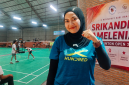 Ketua Panitia sekaligus Ketua GAMELENIAL, Cikugea, saat Ditemui di Lokasi Badminton Open 2026 di Kota Mataram.
