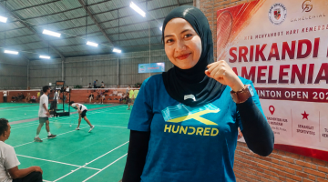 Ketua Panitia sekaligus Ketua GAMELENIAL, Cikugea, saat Ditemui di Lokasi Badminton Open 2026 di Kota Mataram.