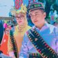 Gubernur NTB Lalu Muhamad Iqbal Bersama Ketua TP PKK NTB Hj. Sinta Agathia M. Iqbal Mengenakan Pakaian Adat Manggarai Saat Upacara HUT ke-81 RI di Kantor Gubernur NTB, Mataram, Senin (17/8/2026), Sebagai Bentuk Solidaritas Untuk Masyarakat NTT Terdampak Gempa.