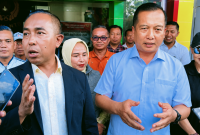 Mori Hanafi dan Gubernur NTB Lalu Muhamad Iqbal dan saat mendaftar sebagai bakal calon Ketua KONI NTB periode 2026-2030, didampingi sejumlah Ketua KONI Kabupaten/Kota dan Pengurus Cabang Olahraga olahraga (Cabor).