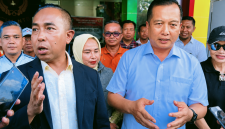 Mori Hanafi dan Gubernur NTB Lalu Muhamad Iqbal dan saat mendaftar sebagai bakal calon Ketua KONI NTB periode 2026-2030, didampingi sejumlah Ketua KONI Kabupaten/Kota dan Pengurus Cabang Olahraga olahraga (Cabor).