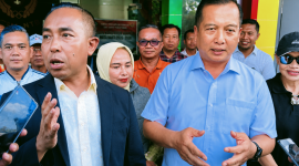 Mori Hanafi dan Gubernur NTB Lalu Muhamad Iqbal dan  saat mendaftar sebagai bakal calon Ketua KONI NTB periode 2026-2030, didampingi sejumlah Ketua KONI Kabupaten/Kota dan Pengurus Cabang Olahraga olahraga (Cabor).