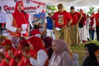 Masyarakat Bima-Dompu dan NTT Mengikuti Rangkaian Do'a Bersama dan Lomba Tradisional Dalam Peringatan HUT ke-81 Kemerdekaan RI di Halaman Pendopo Wagub NTB, Mataram.