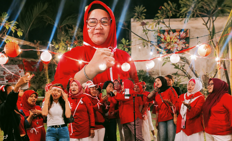 Ketua Srikandi Pemuda Pancasila NTB Bersama Anggota dan Pengurus Memeriahkan HUT ke-81 Kemerdekaan RI melalui Lomba Menyanyi Dalam Rangkaian Kegiatan “On The Road Merdeka”.