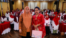 Wakil Gubernur NTB Indah Dhamayanti Putri saat membuka kegiatan Srikandi PLN bertajuk 'Ruang Cerita Ibu' di Kantor PLN UIW NTB, Kamis (20/8/2026).