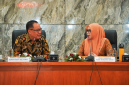 Wakil Gubernur Sumatera Selatan Cik Ujang dan Wakil Gubernur NTB Indah Dhamayanti Putri dalam Pertemuan Studi Tiru Tatakelola Izin Pertambangan Rakyat (IPR) di Gedung Sangkareang, Kantor Gubernur NTB, Kamis (20/8/2026).