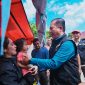 Gubernur NTB Lalu Muhamad Iqbal Saat Menemui dan Menyapa Masyarakat Terdampak Gempa di Manggarai Timur, NTT, Kamis (20/8/2026).