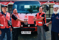 PMI NTB Melalui Ketua Bidang Informasi dan Komunikasi (Infokom) PMI Provinsi NTB, Fahrul Mustofa Mewakili Plt Ketua PMI NTB Ns. Lalu R. Doddy Setiawan
Melepas Truk Tangki Air Untuk Membantu Memenuhi Kebutuhan Air Bersih Masyarakat Terdampak Gempa Bumi di NTT.
