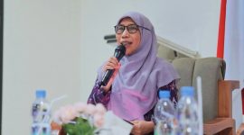 Anggota KPU Provinsi NTB Divisi Teknis Penyelenggaraan Pemilu, Zuriati, Dalam Pembahasan Mengenai Pemenuhan Hak Pilih Kelompok Rentan Dan Pemilih Disabilitas.