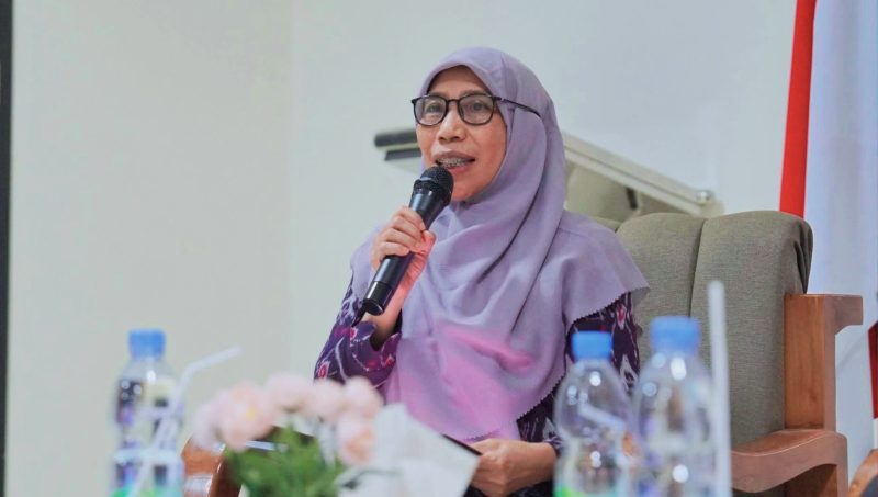 Anggota KPU Provinsi NTB Divisi Teknis Penyelenggaraan Pemilu, Zuriati, Dalam Pembahasan Mengenai Pemenuhan Hak Pilih Kelompok Rentan Dan Pemilih Disabilitas.