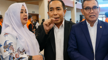 Wakil Gubernur NTB Indah Dhamayanti Putri, Mori Hanafi, dan Ketua Umum KONI Pusat yang Diwakili Kepala Bidang Organisasi Eko Budi Supriyanto Dalam Momentum Musorprov XIII KONI NTB 2026 di Mataram.