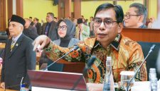 Ketua Komisi III DPRD NTB Sambirang Ahmadi Menyampaikan Pandangan Terkait Perubahan Struktur APBD NTB 2027.