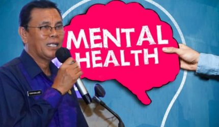 Bupati Sumbawa Syarafuddin Jarot saat membuka pertemuan TPKJM tentang kesehatan jiwa