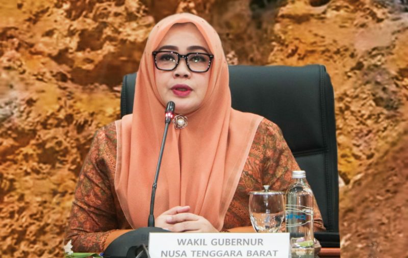 Wakil Gubernur NTB Indah Dhamayanti Putri atau Umi Dinda saat Menerima Kunjungan Studi Tiru Pemerintah Provinsi Sumatera Selatan Terkait Penerapan Izin Pertambangan Rakyat (IPR) di Gedung Sangkareang, Kantor Gubernur NTB, Kamis (20/8/2026).