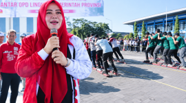 Sebanyak 270 ASN dari 30 OPD Lingkungan Pemprov NTB Mengikuti Lomba Olahraga Tradisional Dalam Rangka Memeriahkan HUT ke-81 RI di Gelanggang Pemuda Olahraga Mataram. Kegiatan Tersebut Dibuka Secara Resmi oleh Wakil Gubernur NTB, Hj. Indah Dhamayanti Putri.