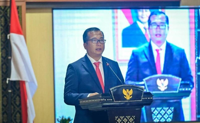 Gubernur NTB Dr. Lalu Muhamad Iqbal Menyampaikan Evaluasi Pengelolaan Belanja APBD NTB Tahun Anggaran 2025 Dalam Rapat Paripurna DPRD NTB.