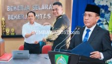 Tim Kuasa Hukum H. Afandir Saat Menyampaikan Laporan dan Sikap Hukum Terkait Kabag Kesra Bima kepada Ditreskrimsus Polda NTB. Dan Foto Bupati Bima Ady Mahyudi