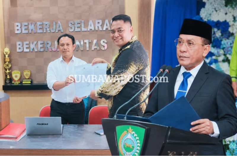 Tim Kuasa Hukum H. Afandir Saat Menyampaikan Laporan dan Sikap Hukum Terkait Kabag Kesra Bima kepada Ditreskrimsus Polda NTB. Dan Foto Bupati Bima Ady Mahyudi 