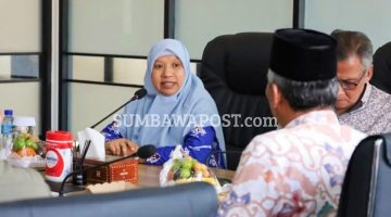 Pelaksana Tugas Bupati Lombok Barat Hj. Nurul Adha Memimpin Rapat Koordinasi Penanganan Kekeringan di Kantor Bupati Lombok Barat, Kamis (10/9/2026).