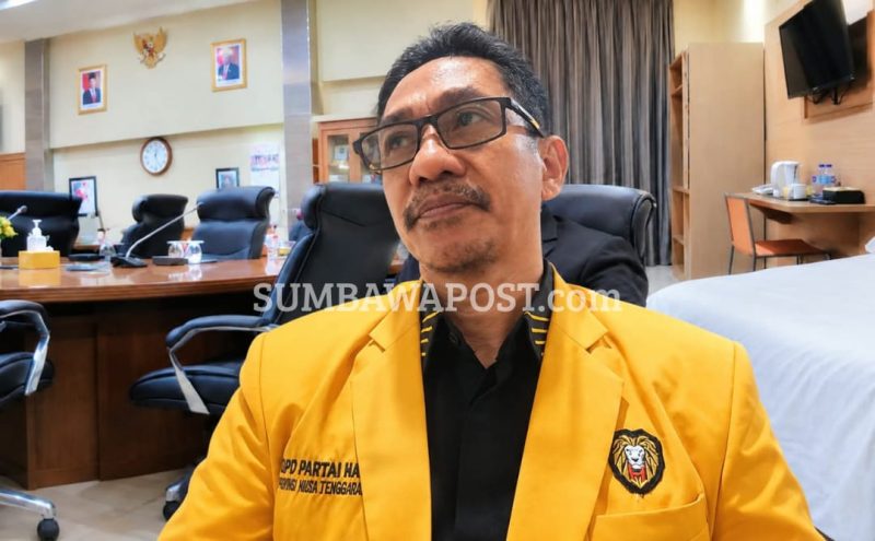 Ketua DPD Hanura NTB Ahmad Dahlan Saat Memberikan Keterangan Terkait Dugaan Perselingkuhan yang Menyeret Anggota DPRD Dompu berinisial K Kader Partai Hanura.