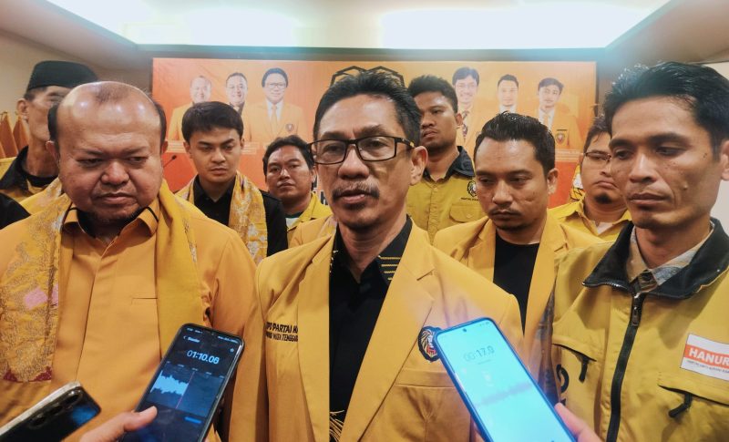 Ketua DPD Hanura NTB Ahmad Dahlan (Dae Leo) Bersama Ketua Tim Satuan Tugas (Task Force) DPP Hanura Patrice Rio Capella dan Jajaran Hanura NTB Saat Konsolidasi Organisasi.