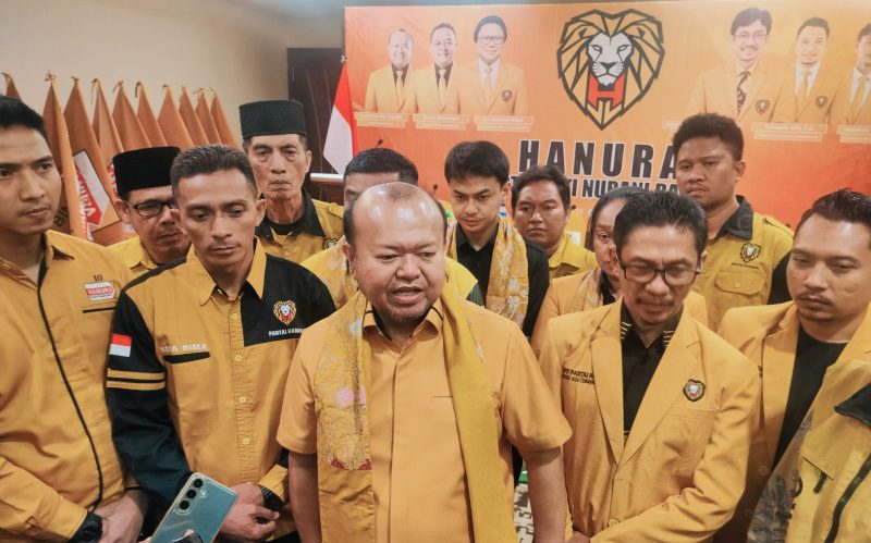 Ketua Tim Satuan Tugas (Task Force) DPP Hanura Patrice Rio Capella Didampingi Ketua DPD Hanura NTB Ahmad Dahlan (Dae Leo) Bersama Jajaran Hanura NTB Saat Konsolidasi Politik Menuju Pemilu 2029.