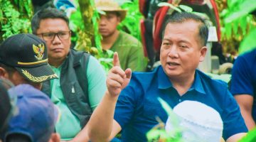 Gubernur NTB Lalu Muhamad Iqbal Saat Meninjau Kawasan Hutan Sesaot, Lombok Barat, dan Mendorong Keterlibatan Masyarakat Dalam Menjaga Zona Merah.