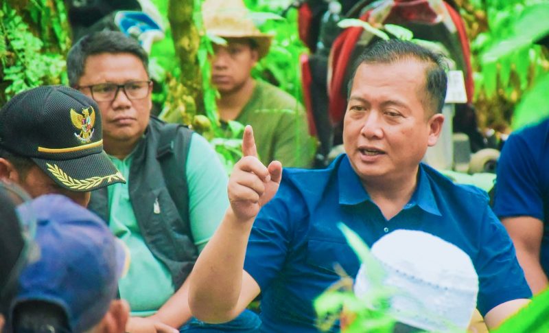 Gubernur NTB Lalu Muhamad Iqbal Saat Meninjau Kawasan Hutan Sesaot, Lombok Barat, dan Mendorong Keterlibatan Masyarakat Dalam Menjaga Zona Merah.