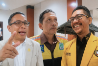 Anggota DPRD NTB Dapil NTB VI (Bima, Kota Bima dan Dompu) H. Muhamad Aminurlah atau Akrab Aji Maman, Anggota Komisi IV DPRD NTB Ahmad Dahlan atau yang akrab disapa Dae Leo, serta Kepala Dinas Pekerjaan Umum, Penataan Ruang, Perumahan dan Kawasan Permukiman (PUPRPKP) Provinsi NTB Lalu Kusuma Wijaya atau yang akrab disapa Miq Jaya.