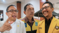 Anggota DPRD NTB Dapil NTB VI (Bima, Kota Bima dan Dompu) H. Muhamad Aminurlah atau Akrab Aji Maman, Anggota Komisi IV DPRD NTB Ahmad Dahlan atau yang akrab disapa Dae Leo, serta Kepala Dinas Pekerjaan Umum, Penataan Ruang, Perumahan dan Kawasan Permukiman (PUPRPKP) Provinsi NTB Lalu Kusuma Wijaya atau yang akrab disapa Miq Jaya.