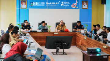 Kepala Dinas Kelautan dan Perikanan NTB Muslim Bersama Jajaran Menerima Kunjungan Kerja Dinas Kelautan dan Perikanan Maluku Utara untuk Mempelajari Pengelolaan Sumber Daya Kelautan dan Perikanan.