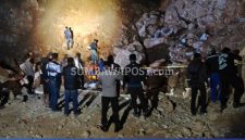 Proses Penanganan Pascalongsor di Kawasan Tambang Rakyat Desa Lantung, Kecamatan Lantung, Kabupaten Sumbawa.