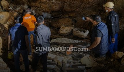 Polda NTB melakukan olah TKP kematian 3 penambang Lantung