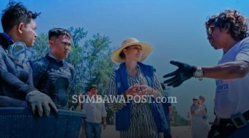 Putri Mahkota Swedia HRH Crown Princess Victoria bersama Gubernur NTB Lalu Muhamad Iqbal saat meninjau program konservasi laut di Gili Meno Turtle Sanctuary, Lombok Utara.