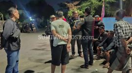 Tiga Remaja Yang Diduga Terlibat Dalam Aksi Pamer Senjata Tajam di RTH Taman Kota Mataram Diamankan Aparat Untuk Menjalani Pemeriksaan.