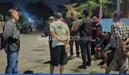 Tiga remaja diduga pamer senjata tajam di RTH Taman Kota Mataram diamankan polisi.