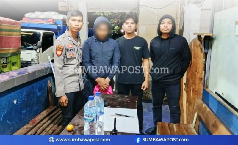Tim Opsnal Reskrim Polsek Rasanae Barat Mengamankan DPO Kasus Penggelapan Dalam Jabatan di Pelabuhan Poto Tano, Sumbawa Barat.