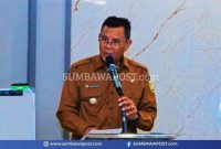 Bupati Sumbawa Ir. H. Syarafuddin Jarot Saat Menyampaikan Pentingnya Penanganan Stunting Secara Bersama-sama Dalam Kegiatan Refreshment Training Tatalaksana Pencegahan dan Penanganan Stunting dan Malnutrisi di Sumbawa.