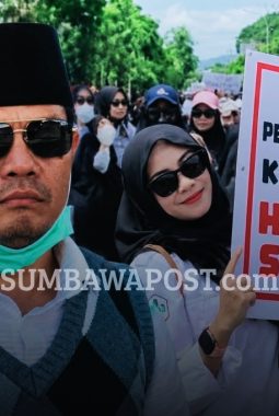 Ratusan PPPK Geruduk Pemkab Dompu, Teriak ‘Kami Dianaktirikan’, Bupati Tak Temui Massa