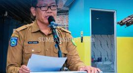 Kepala Dinas Kesehatan Kabupaten Sumbawa H. Syarif Hidayat saat Menyampaikan Kondisi Stunting dan Pentingnya Intervensi Sensitif Lintas Sektor di Kabupaten Sumbawa.