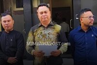 Tim Kuasa Hukum H. Afandir dari Kantor Hukum Justice Law Firm Safran bersama Adhar dan Abdul Rahman Salman Faris Menyampaikan Sikap Hukum Terkait Laporan Terhadap Kabag Kesra Bima ke Polda NTB.
