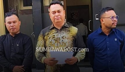 Tim kuasa hukum H Afandir Safran Adhar dan Abdul Rahman Salman Faris terkait laporan Kabag Kesra Bima ke Polda NTB