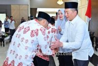 Gubernur NTB Lalu Muhamad Iqbal Didampingi Wakil Gubernur NTB Hj. Indah Dhamayanti Putri Atau Akrab Disapa Umi Dinda Saat Melepas Kafilah NTB Yang Akan Mengikuti MTQ Nasional XXXI 2026 di Semarang, Jawa Tengah.