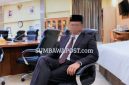 Foto ilustrasi Anggota Dewan Saat Duduk di Ruang Kantor DPRD Kabupaten Dompu dan Ilustrasi Kamar Hotel Diduga Digunakan Untuk Menggambarkan Pemberitaan Mengenai Isu Dugaan Hubungan Khusus Yang Menyeret Nama Seorang Anggota DPRD Dompu.