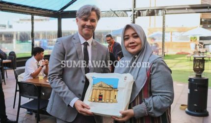 Wagub NTB Umi Dhamayanti Putri saat memperkuat diplomasi budaya NTB di Australia