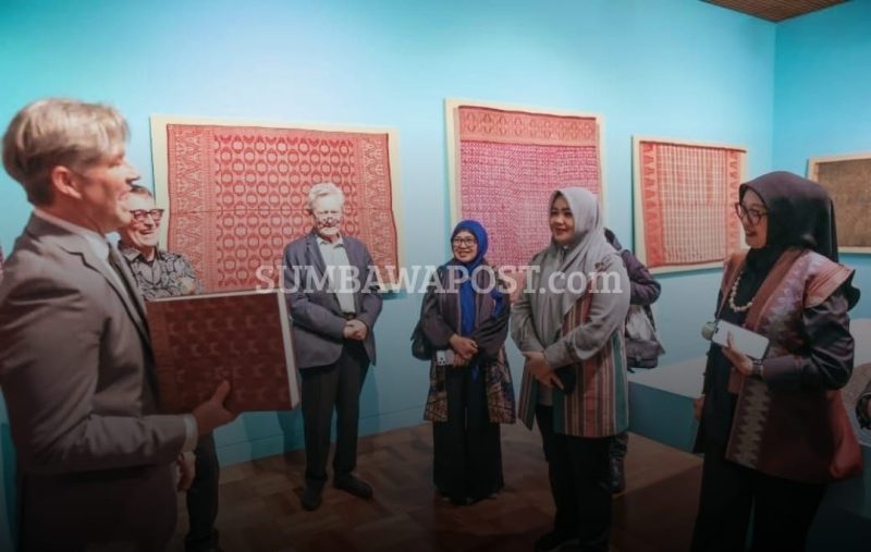 Tiga Srikandi NTB Dalam Rangkaian Diplomasi Budaya di Adelaide, Australia, Membawa Jejak Budaya Lombok dan Bima ke Panggung Internasional.