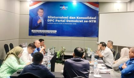 Hadi Gunawan silaturahmi dan konsolidasi dengan 10 Ketua DPC Demokrat NTB di Hotel Lombok Astoria.